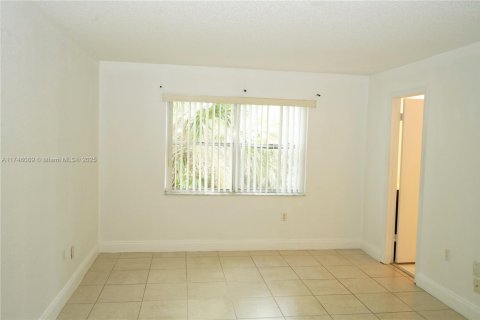Condo in Sunrise, Florida, 2 bedrooms  № 1738437 - photo 20