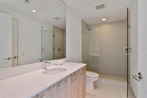 Condo in Miami, Florida, 2 bedrooms № 2205817 - photo 23