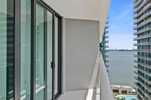 Condo in Miami, Florida, 2 bedrooms № 2205817 - photo 12