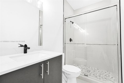 Townhouse in Miami, Florida 5 bedrooms, 233.93 sq.m. № 1887397 - photo 17