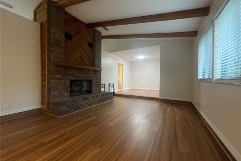 Villa ou maison à louer à Gainesville, Floride: 3 chambres, 147.81 m2 № 2157429 - photo 2