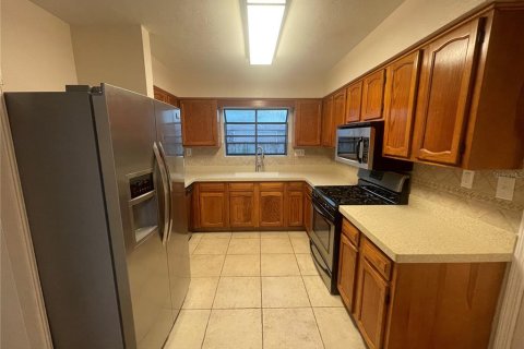 Villa ou maison à louer à Gainesville, Floride: 3 chambres, 147.81 m2 № 2157429 - photo 6