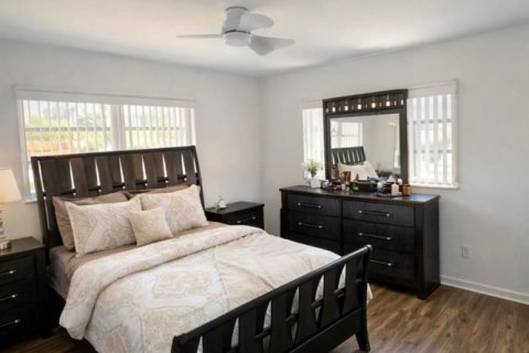 House in Port St. Lucie, Florida 2 bedrooms, 95.41 sq.m. № 2084196 - photo 5