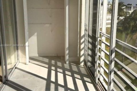 Copropriété à vendre à Boca Raton, Floride: 2 chambres, 107.58 m2 № 2051662 - photo 9