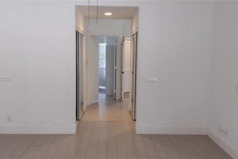Villa ou maison à louer à Weston, Floride: 4 chambres, 242.47 m2 № 2071774 - photo 20