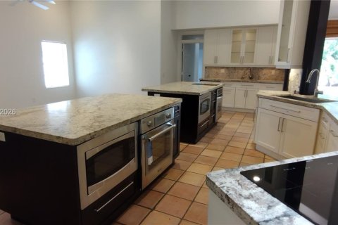 Villa ou maison à louer à Weston, Floride: 4 chambres, 242.47 m2 № 2071774 - photo 29