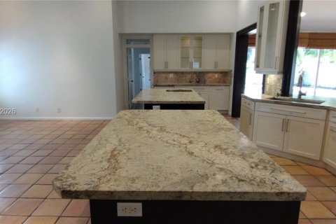 Villa ou maison à louer à Weston, Floride: 4 chambres, 242.47 m2 № 2071774 - photo 30