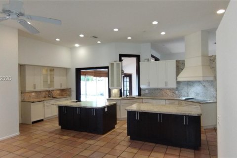 Villa ou maison à louer à Weston, Floride: 4 chambres, 242.47 m2 № 2071774 - photo 26