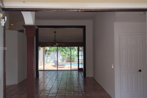 Villa ou maison à louer à Weston, Floride: 4 chambres, 242.47 m2 № 2071774 - photo 6