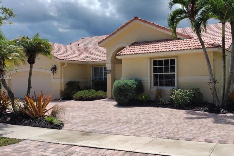 Villa ou maison à louer à Weston, Floride: 4 chambres, 242.47 m2 № 2071774 - photo 4