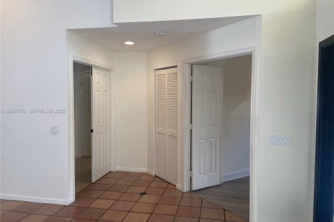 Villa ou maison à louer à Weston, Floride: 4 chambres, 242.47 m2 № 2071774 - photo 16