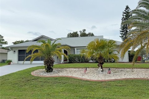 Casa en venta en Port Charlotte, Florida, 3 dormitorios, 145.21 m2 № 1913718 - foto 1
