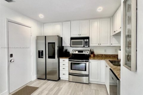 Touwnhouse à vendre à Cooper City, Floride: 3 chambres, 154.78 m2 № 1856879 - photo 12