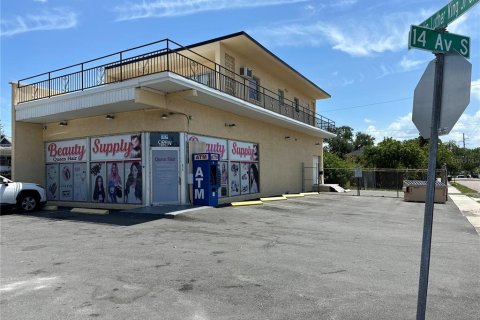 Commercial property in Saint Petersburg, Florida № 1754483 - photo 2