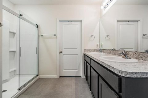 House in Wesley Chapel, Florida 5 bedrooms, 242.01 sq.m. № 1761425 - photo 24