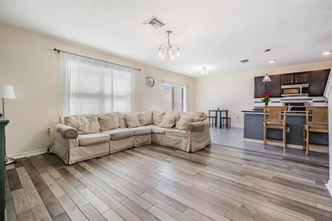 House in Wesley Chapel, Florida 5 bedrooms, 242.01 sq.m. № 1761425 - photo 17