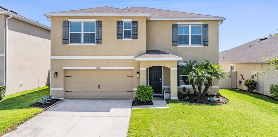 House in Wesley Chapel, Florida 5 bedrooms, 242.01 sq.m. № 1761425