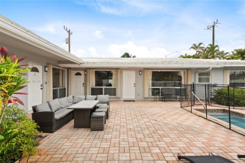 Commercial property in Fort Lauderdale, Florida 302.68 sq.m. № 1936510 - photo 6