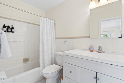 Commercial property in Fort Lauderdale, Florida 302.68 sq.m. № 1936510 - photo 29