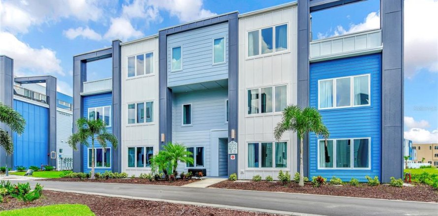 Condominio en Kissimmee, Florida, 5 dormitorios  № 1635808