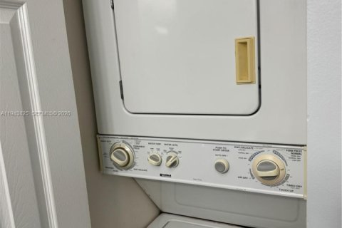 Copropriété à louer à Miami, Floride: 1 chambre, 80.08 m2 № 2000199 - photo 11