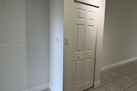 Copropriété à louer à Miami, Floride: 1 chambre, 80.08 m2 № 2000199 - photo 16