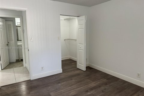 Copropriété à louer à Miami, Floride: 1 chambre, 80.08 m2 № 2000199 - photo 6