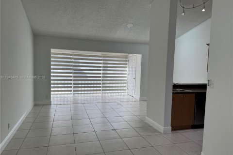 Copropriété à louer à Miami, Floride: 1 chambre, 80.08 m2 № 2000199 - photo 14