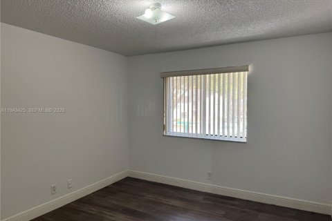 Copropriété à louer à Miami, Floride: 1 chambre, 80.08 m2 № 2000199 - photo 15