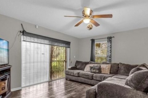 Casa en venta en Orlando, Florida, 3 dormitorios, 103.68 m2 № 2202018 - foto 2