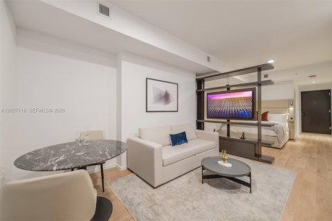 Condo in Miami, Florida, 1 bedroom  № 2253846 - photo 7