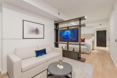 Condo in Miami, Florida, 1 bedroom  № 2253846 - photo 8