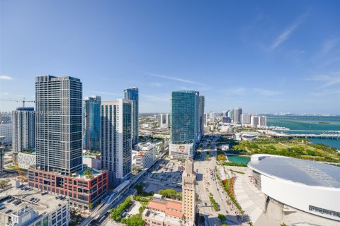 Condo in Miami, Florida, 1 bedroom  № 2253846 - photo 3
