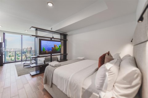 Condo in Miami, Florida, 1 bedroom  № 2253846 - photo 5