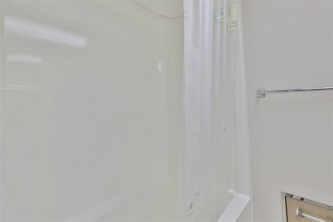 Condo in Clearwater, Florida, 2 bedrooms № 2233816 - photo 24