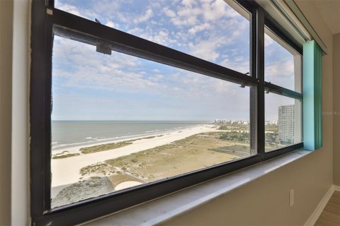 Condo in Clearwater, Florida, 2 bedrooms № 2233816 - photo 25