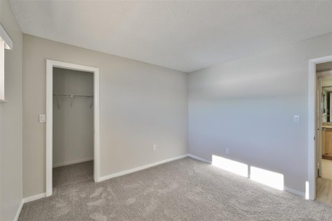 Condo in Clearwater, Florida, 2 bedrooms № 2233816 - photo 16