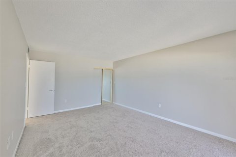 Condo in Clearwater, Florida, 2 bedrooms № 2233816 - photo 20