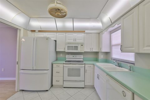 Condo in Clearwater, Florida, 2 bedrooms № 2233816 - photo 6