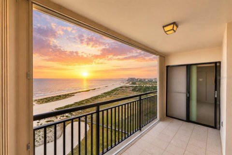 Condo in Clearwater, Florida, 2 bedrooms № 2233816