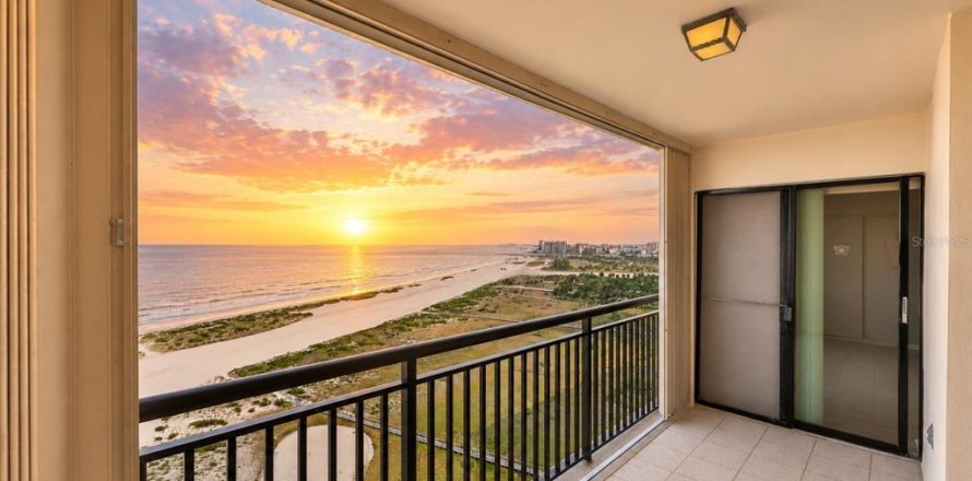 Condo in Clearwater, Florida, 2 bedrooms № 2233816