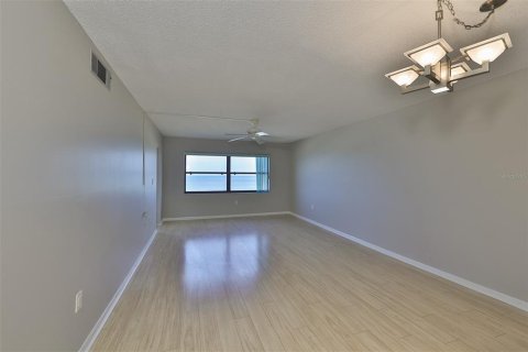 Condo in Clearwater, Florida, 2 bedrooms № 2233816 - photo 10