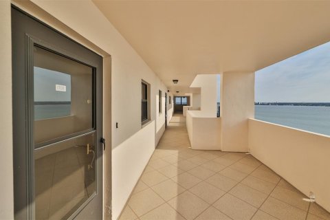 Condo in Clearwater, Florida, 2 bedrooms № 2233816 - photo 3
