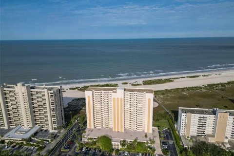 Condo in Clearwater, Florida, 2 bedrooms № 2233816 - photo 2