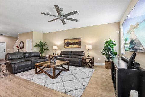 Touwnhouse à vendre à Tampa, Floride: 4 chambres, 224.73 m2 № 2156992 - photo 7