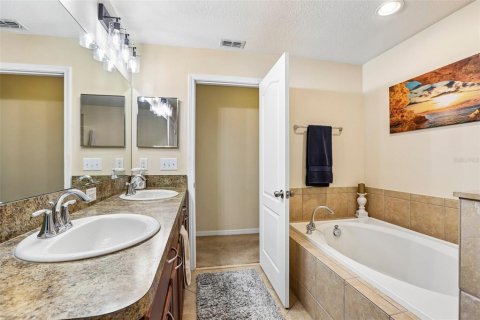 Touwnhouse à vendre à Tampa, Floride: 4 chambres, 224.73 m2 № 2156992 - photo 26