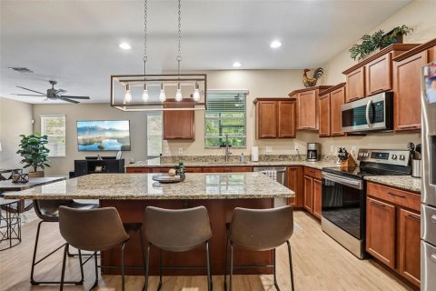 Touwnhouse à vendre à Tampa, Floride: 4 chambres, 224.73 m2 № 2156992 - photo 12