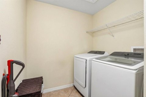 Touwnhouse à vendre à Tampa, Floride: 4 chambres, 224.73 m2 № 2156992 - photo 28