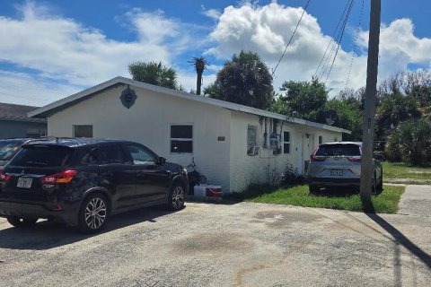 Immobilier commercial à St. Lucie, Floride 115.94 m2 № 2374869