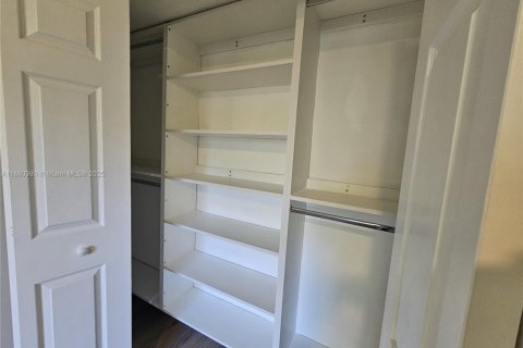 Appartement à louer à Miami, Floride: 2 chambres, 65.03 m2 № 1889263 - photo 8